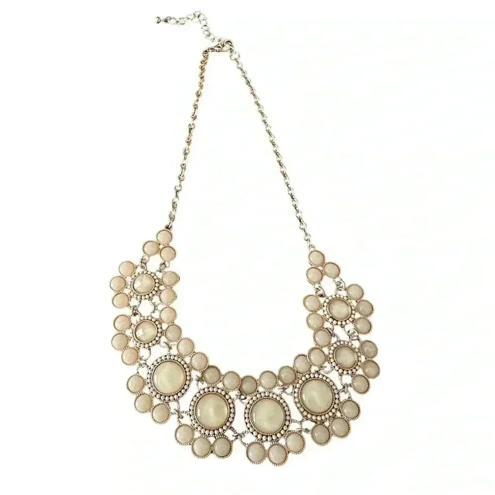 NWOT UNIQUE PINK CREAM AND GOLD NECKLACE